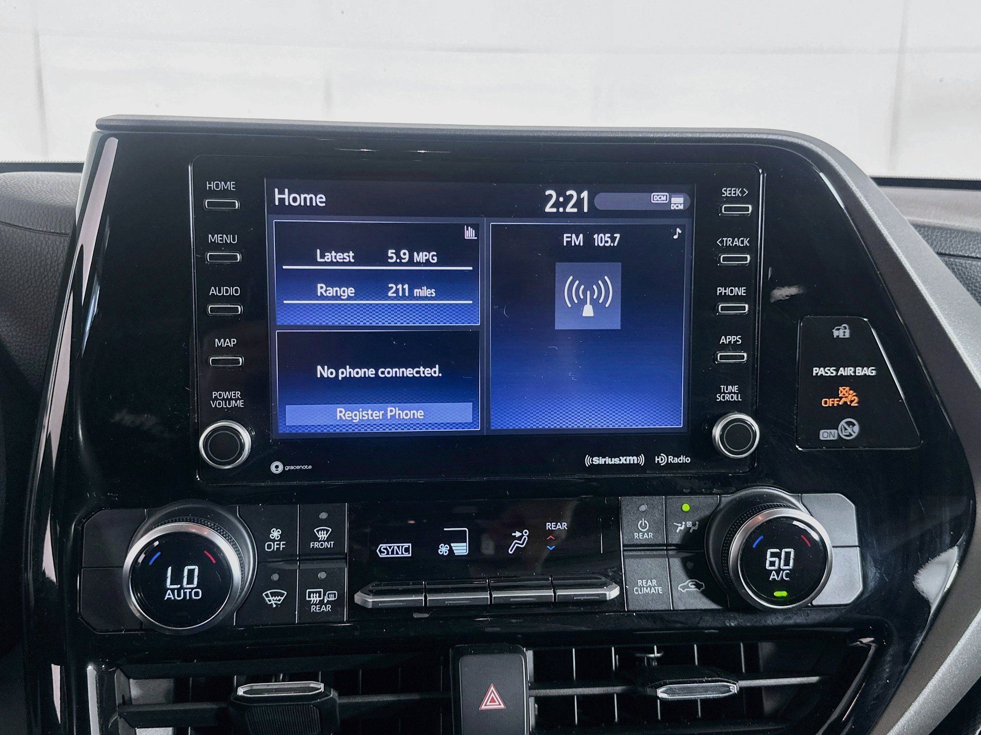 Used 2021 Toyota Highlander LE AWD/4WD image 21