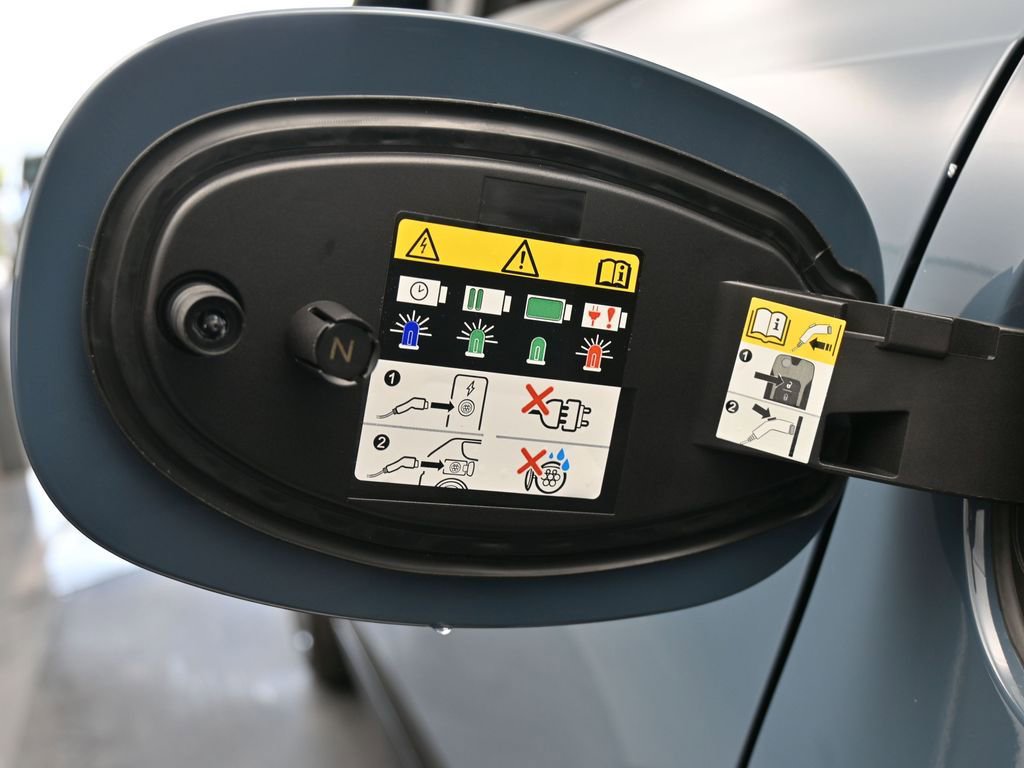 Used 2025 Dodge Hornet R/T w/ Tech Pack image 30