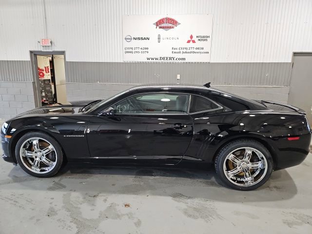 Used 2013 Chevrolet Camaro SS w/ RS Package RWD image 2