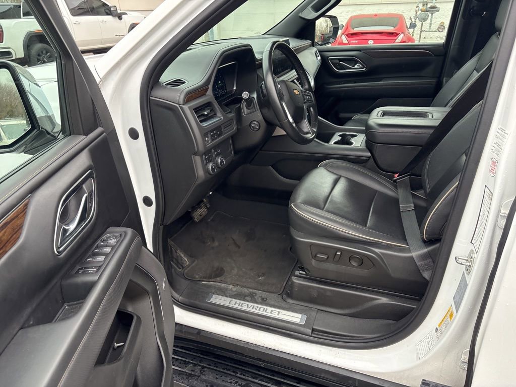Used 2023 Chevrolet Suburban Premier image 28