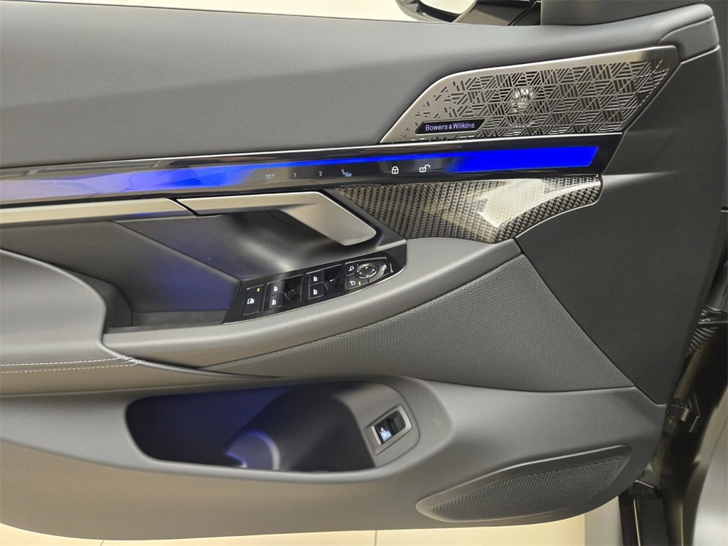 Used 2025 BMW M5 Touring image 32