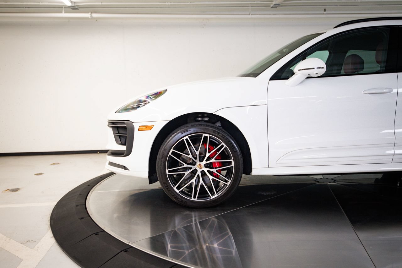 Certified 2023 Porsche Macan S AWD/4WD image 11