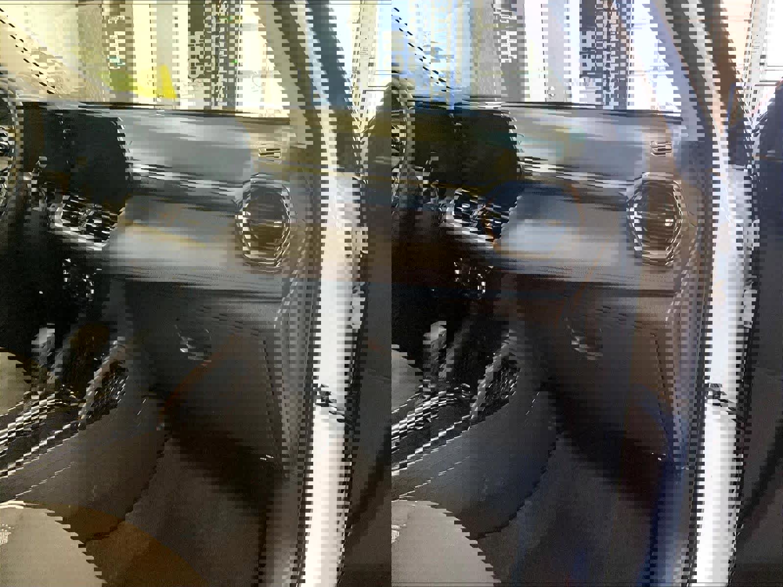 Used 2025 Chevrolet TrailBlazer LT AWD/4WD image 13