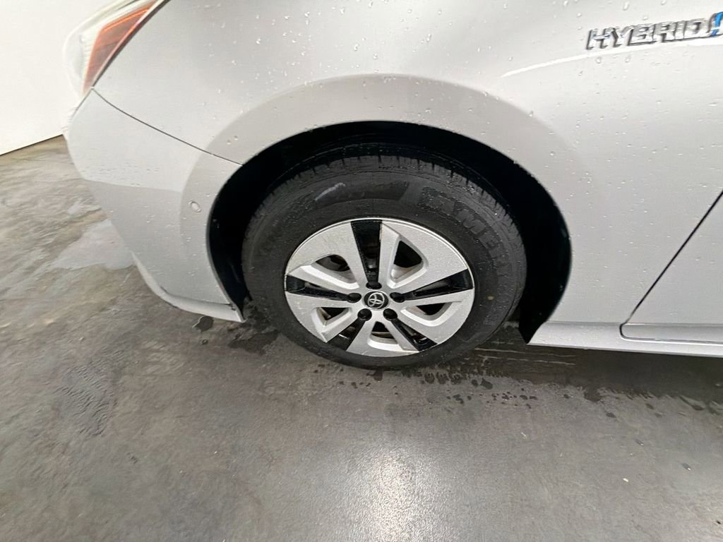 Used 2018 Toyota Prius Two w/ Prius Two Safety Plus Package FWD image 31