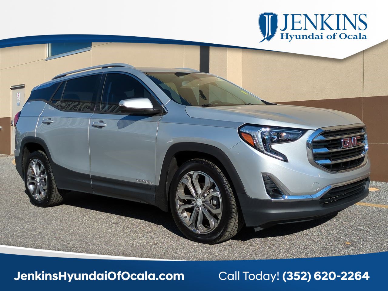Used 2019 GMC Terrain SLT image 1