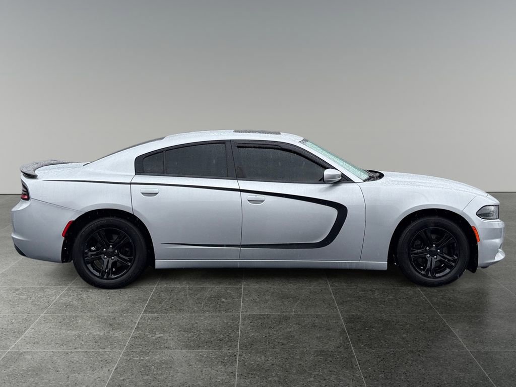 Used 2020 Dodge Charger SXT w/ Leather Interior Group image 9