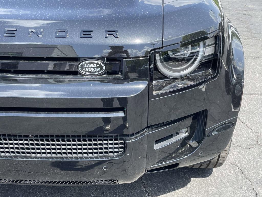 New 2026 Land Rover Defender 130 X-Dynamic SE AWD/4WD image 7