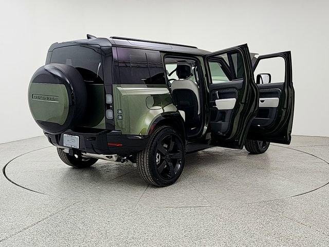 New 2026 Land Rover Defender 110 X-Dynamic SE AWD/4WD image 11