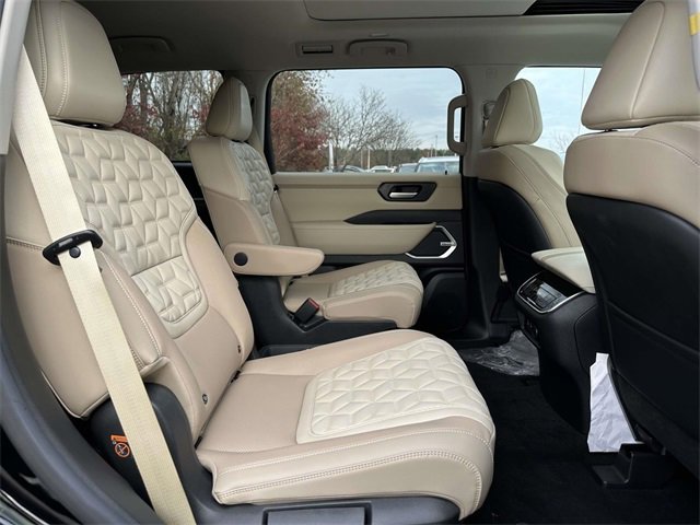 New 2025 Nissan Armada Platinum w/ Convenience Package image 11