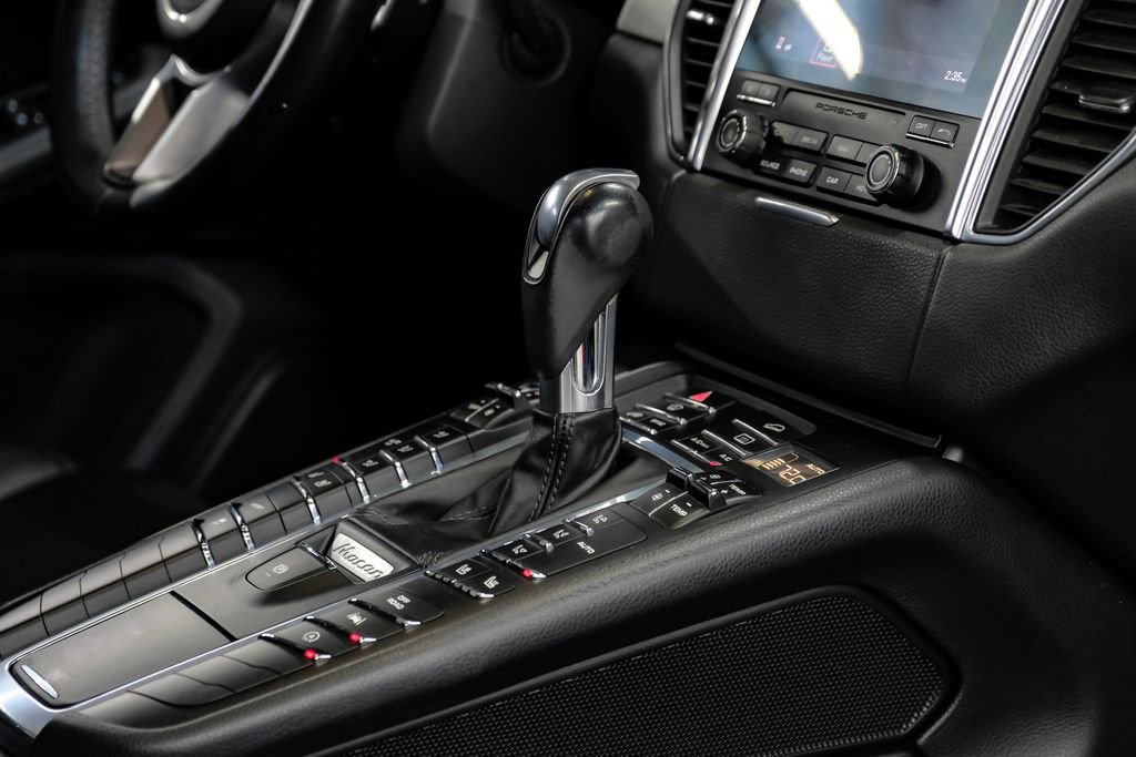 Used 2017 Porsche Macan S image 29