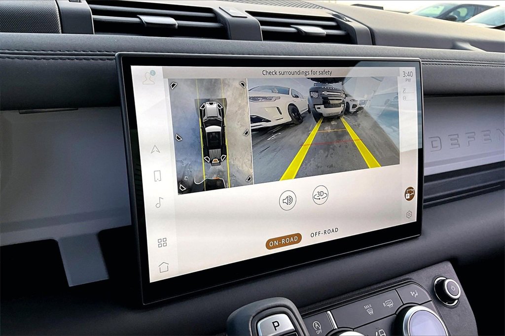 Used 2025 Land Rover Defender 110 S image 14