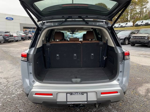 Used 2024 Nissan Pathfinder Platinum w/ Cargo Package image 24