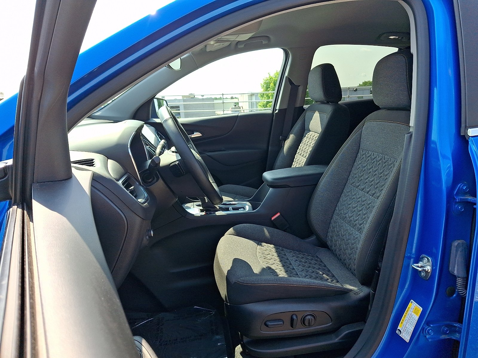 Used 2024 Chevrolet Equinox LT FWD image 13