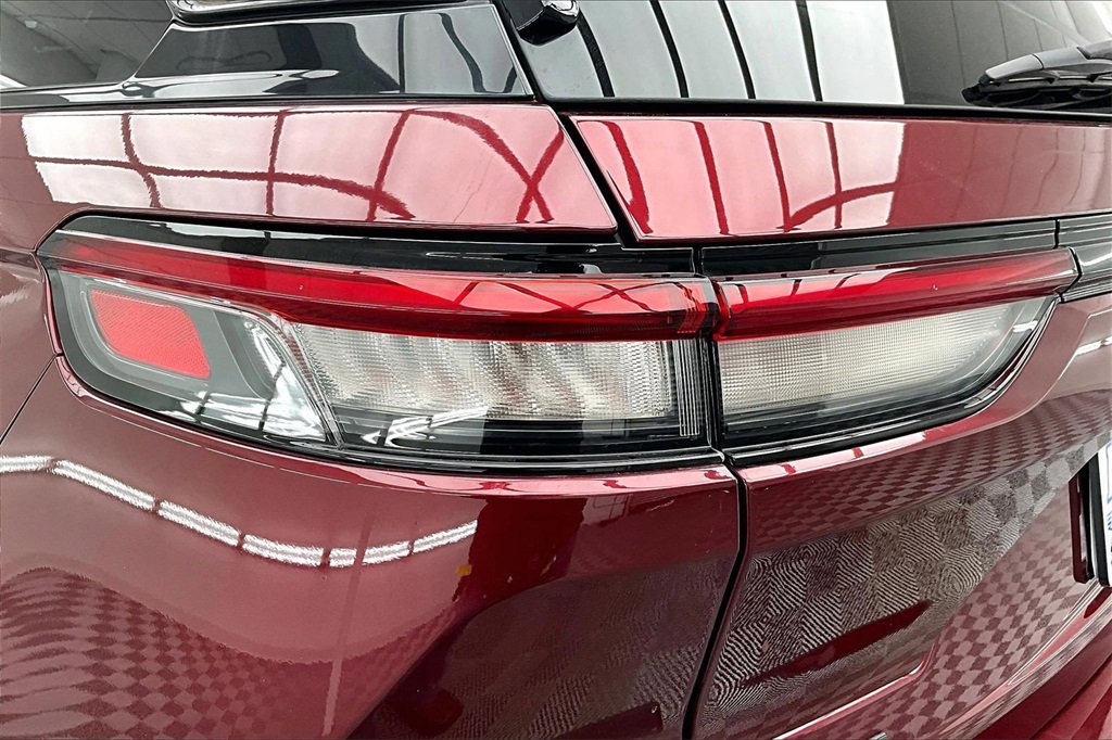 Used 2023 Jeep Grand Cherokee Limited w/ Black Appearance Package image 30