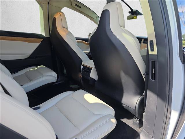 Used 2018 Tesla Model X 75D AWD/4WD image 11