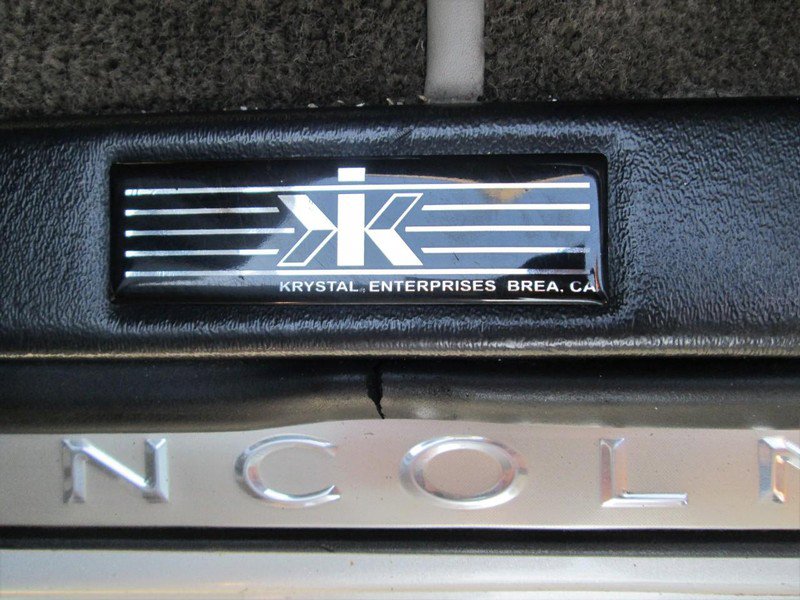 Used 2009 Lincoln Town Car Executive image 27