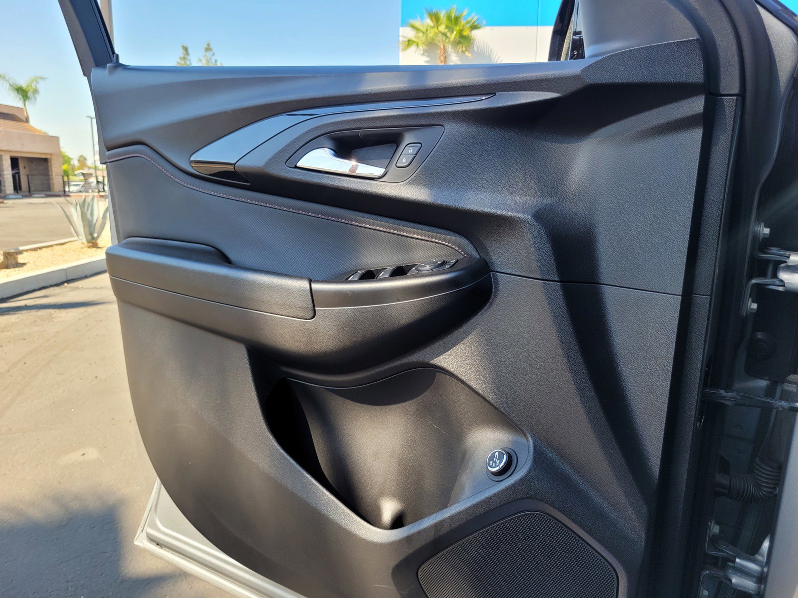 Used 2023 Chevrolet TrailBlazer RS w/ Sun and Liftgate Package image 25