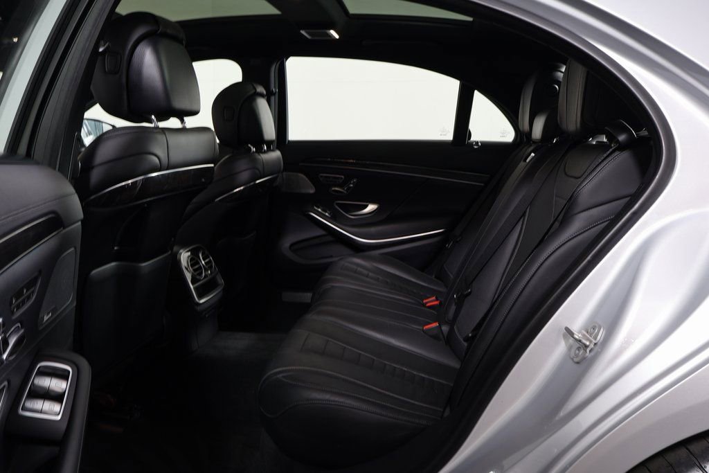 Used 2018 Mercedes-Benz S 560 Sedan image 11