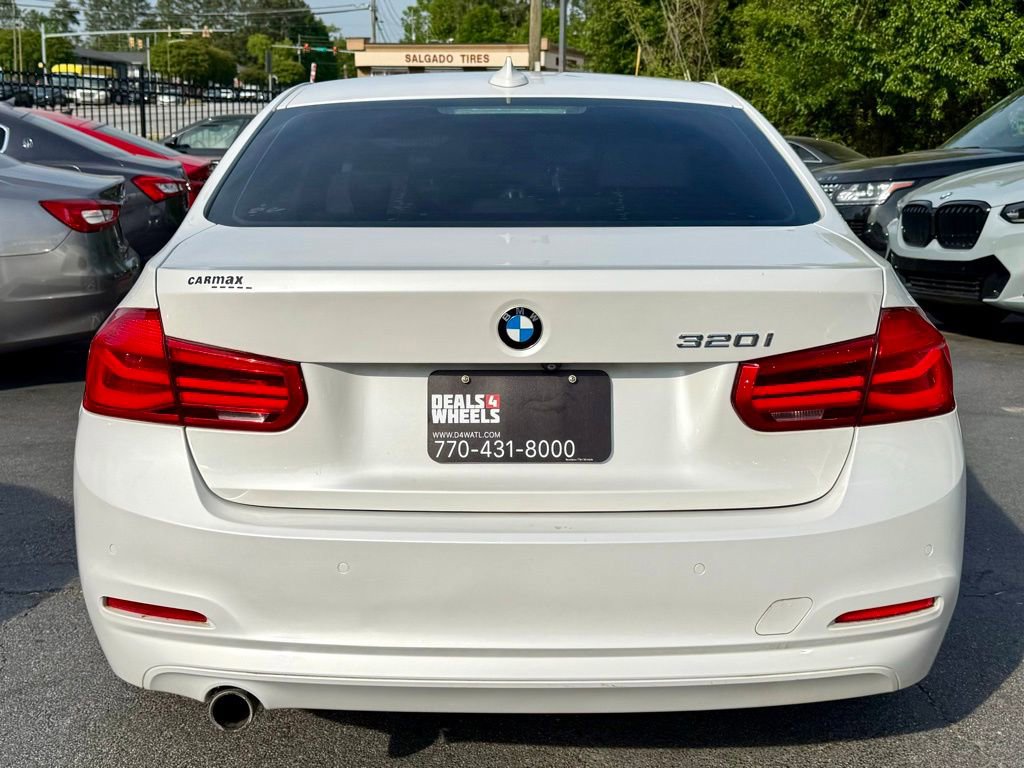 Used 2018 BMW 320i Sedan RWD image 9
