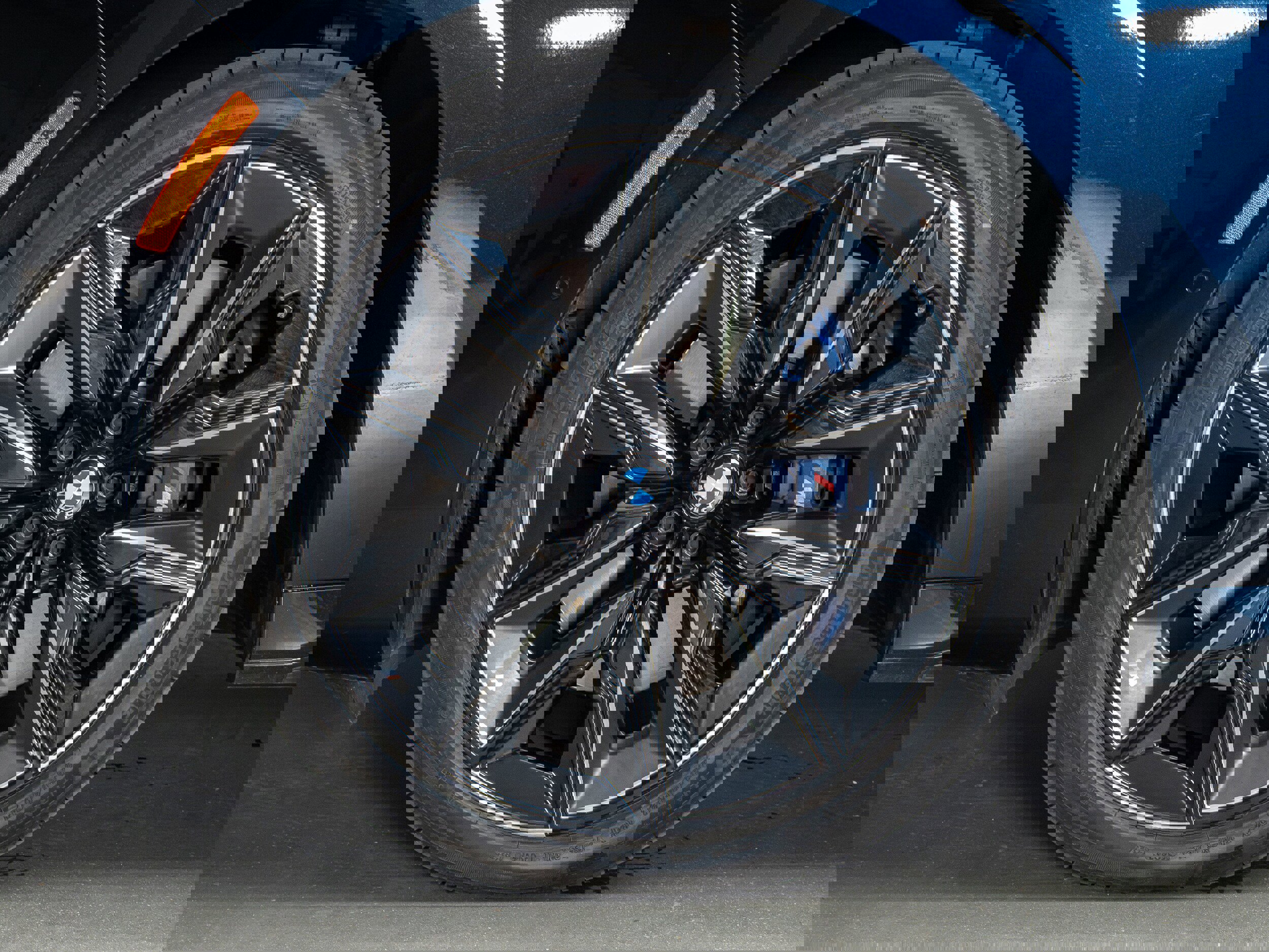 Used 2024 BMW 760i xDrive w/ Executive Package image 14