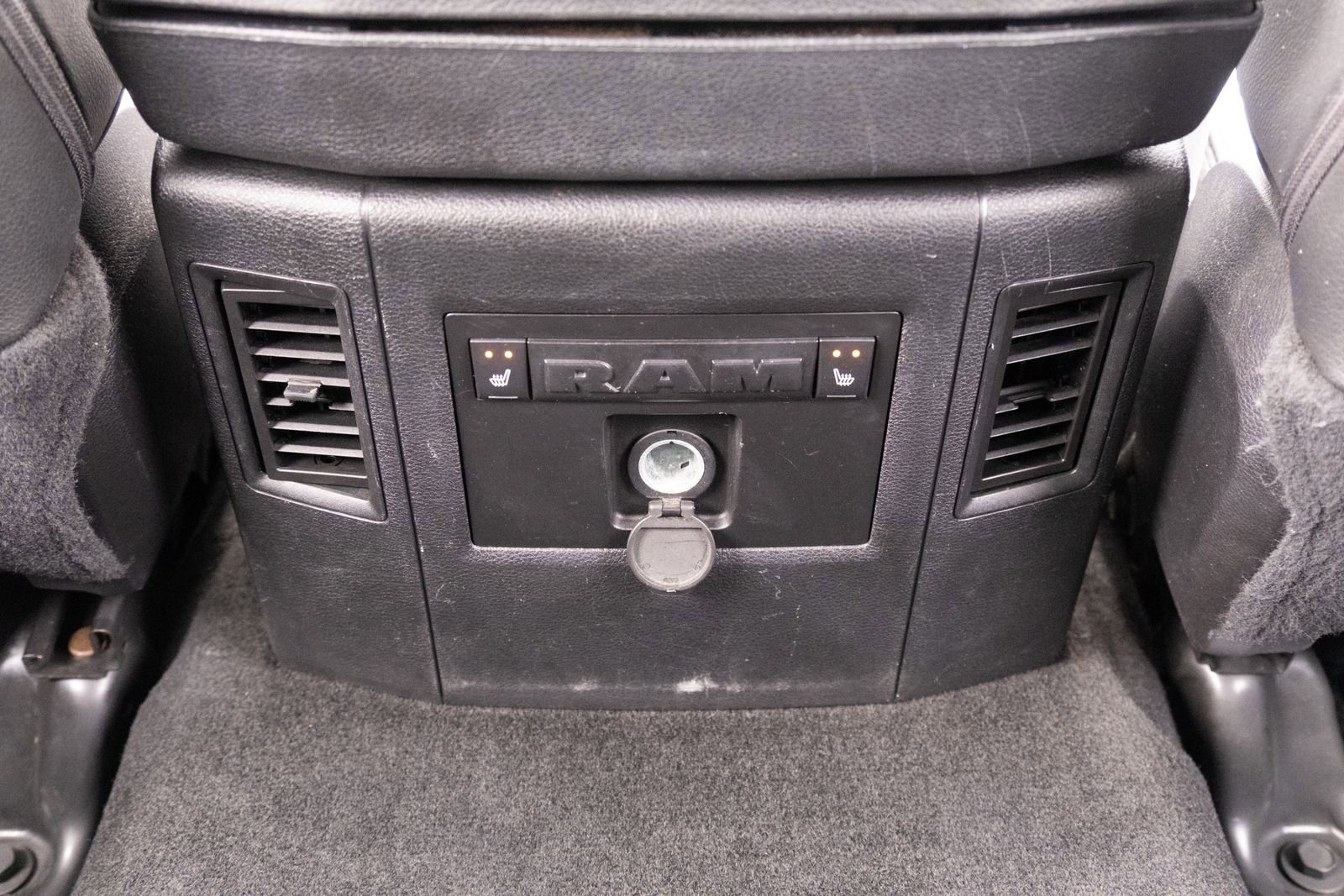 Used 2015 RAM 1500 Laramie w/ Convenience Group AWD/4WD image 18