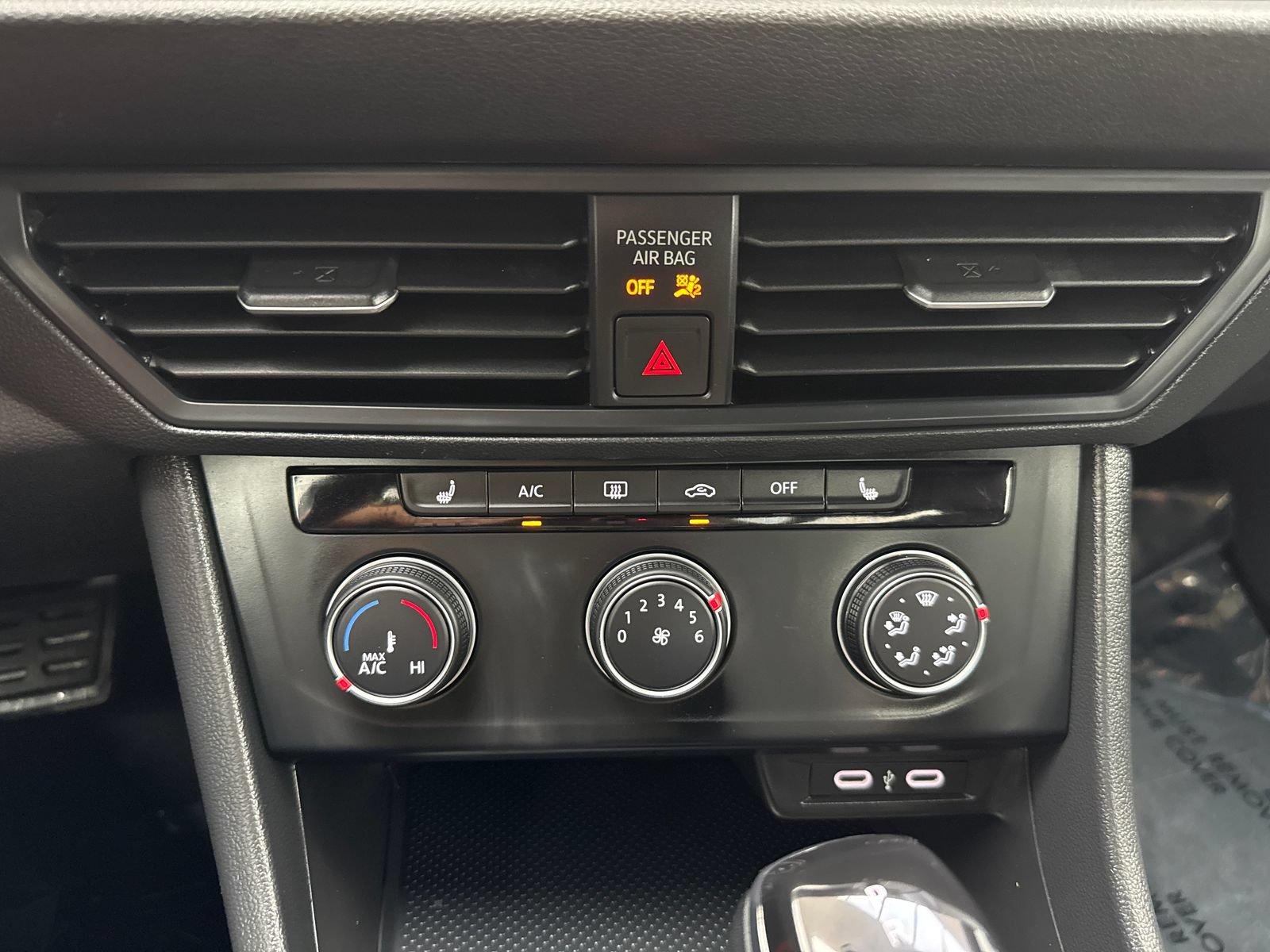 Used 2024 Volkswagen Jetta Sport FWD image 29