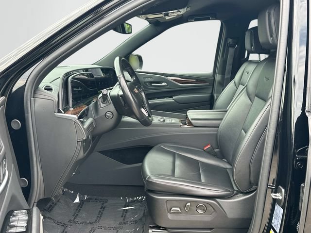 Used 2024 Cadillac Escalade ESV Luxury w/ LPO, Floor Liner Package AWD/4WD image 15