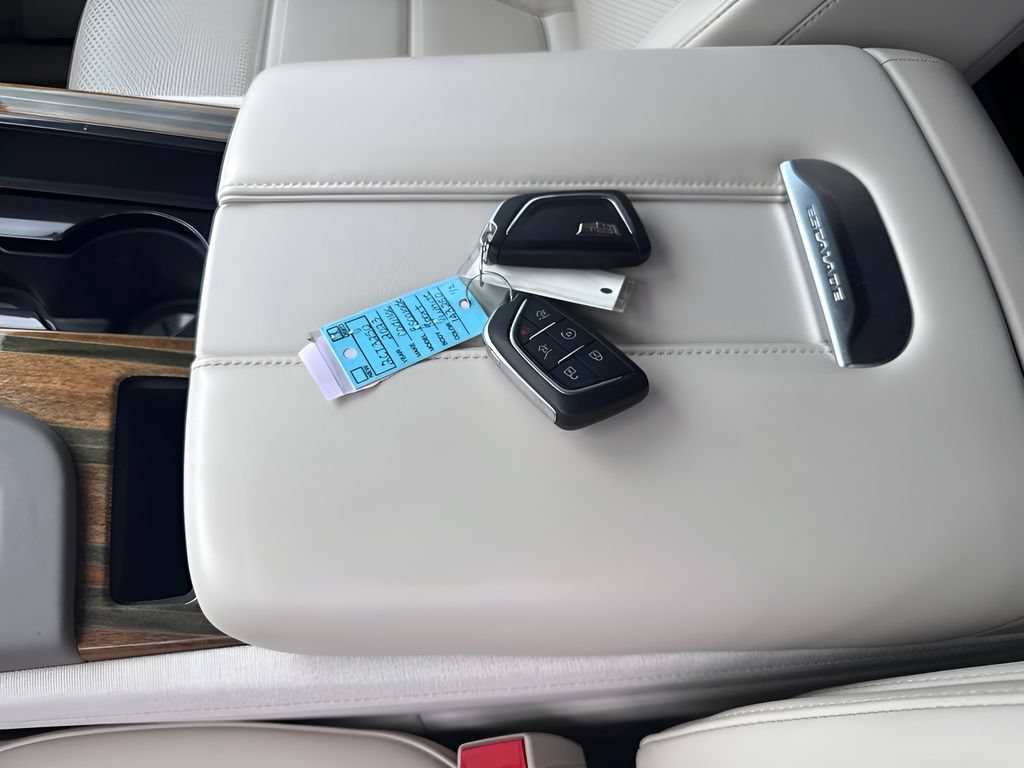 Used 2023 Cadillac Escalade Sport Platinum AWD/4WD image 40