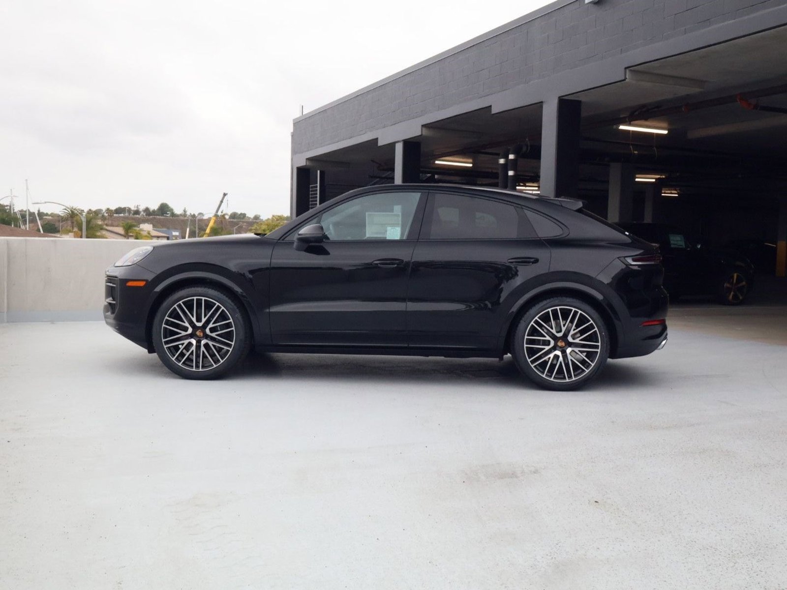 New 2026 Porsche Cayenne Coupe AWD/4WD image 2