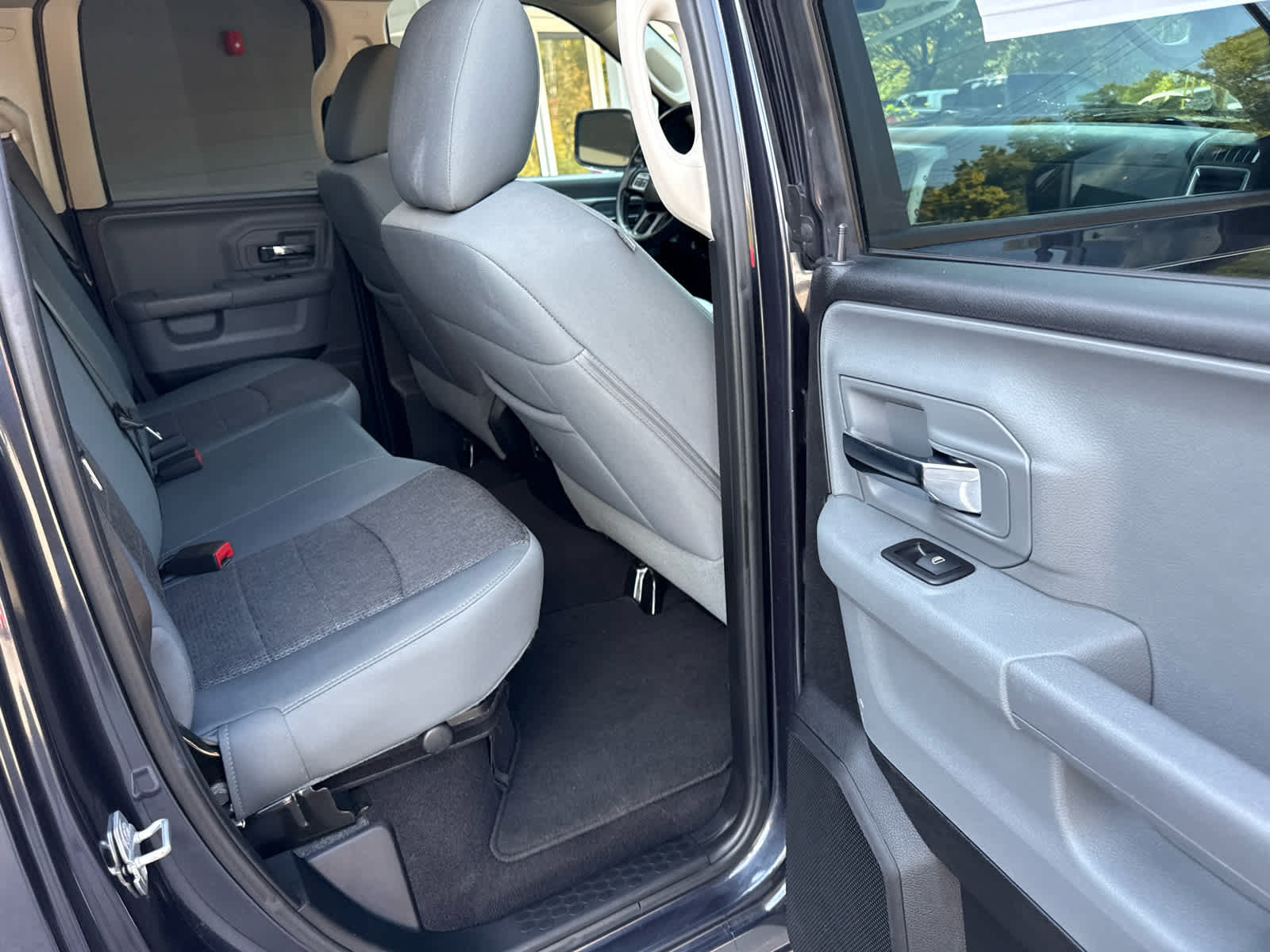 Used 2015 RAM 1500 Outdoorsman AWD/4WD image 17
