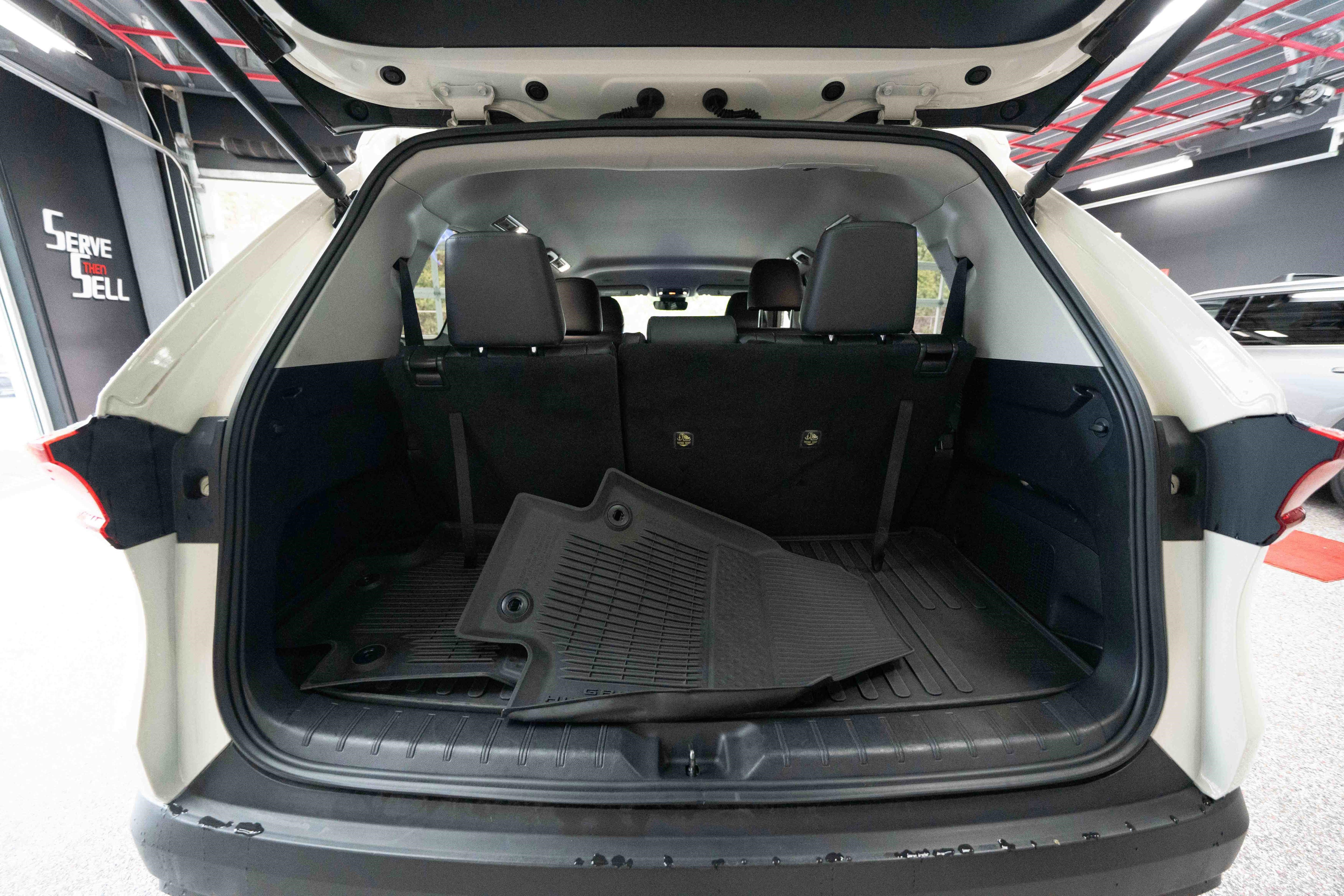 Used 2024 Toyota Grand Highlander XLE image 28