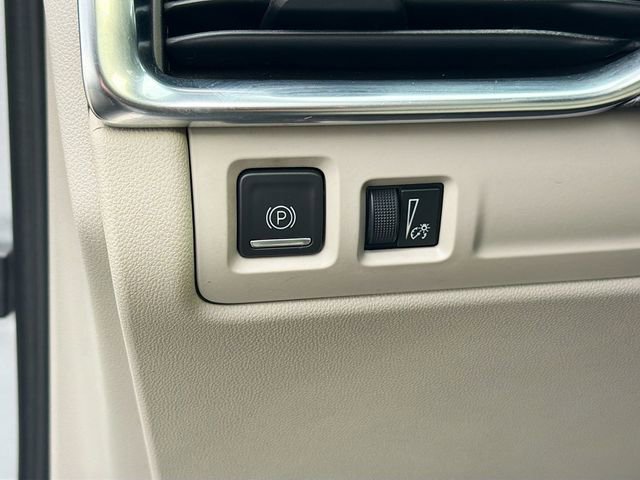 Used 2020 Cadillac XT4 Luxury w/ Cold Weather Package image 10