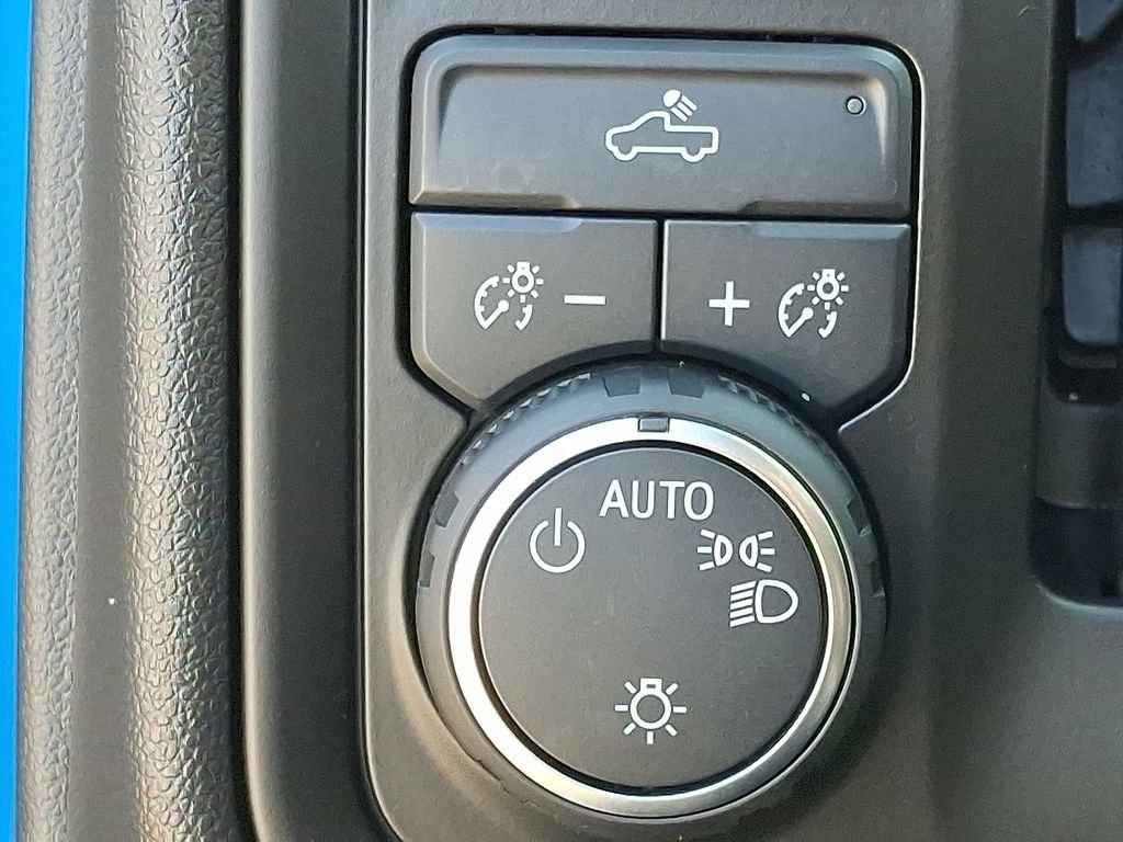 Used 2025 Chevrolet Silverado 1500 Custom w/ Turbomax Blackout Package image 24