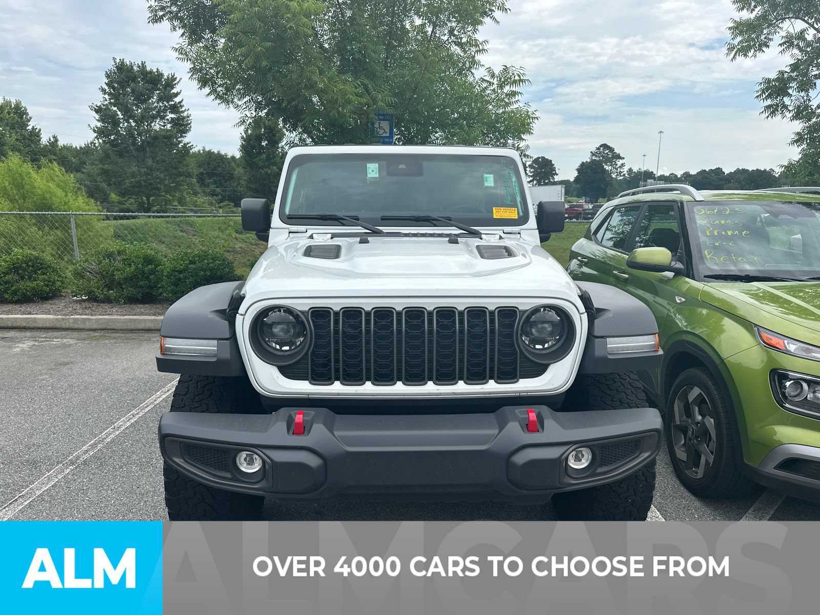 Used 2025 Jeep Wrangler Unlimited Rubicon AWD/4WD image 3