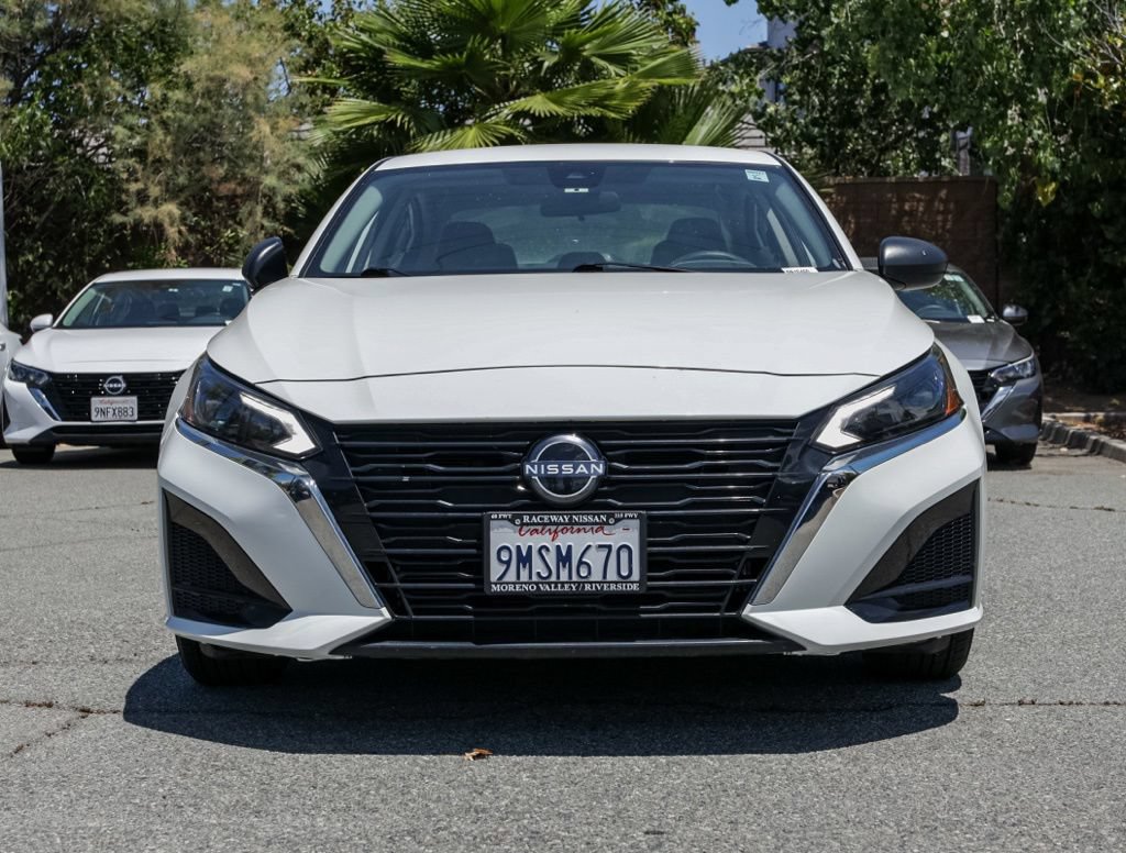 Used 2024 Nissan Altima 2.5 S FWD image 9