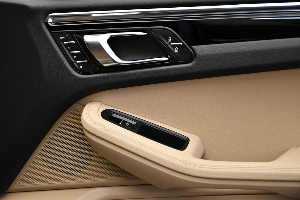 Certified 2026 Porsche Macan Turbo AWD/4WD image 45