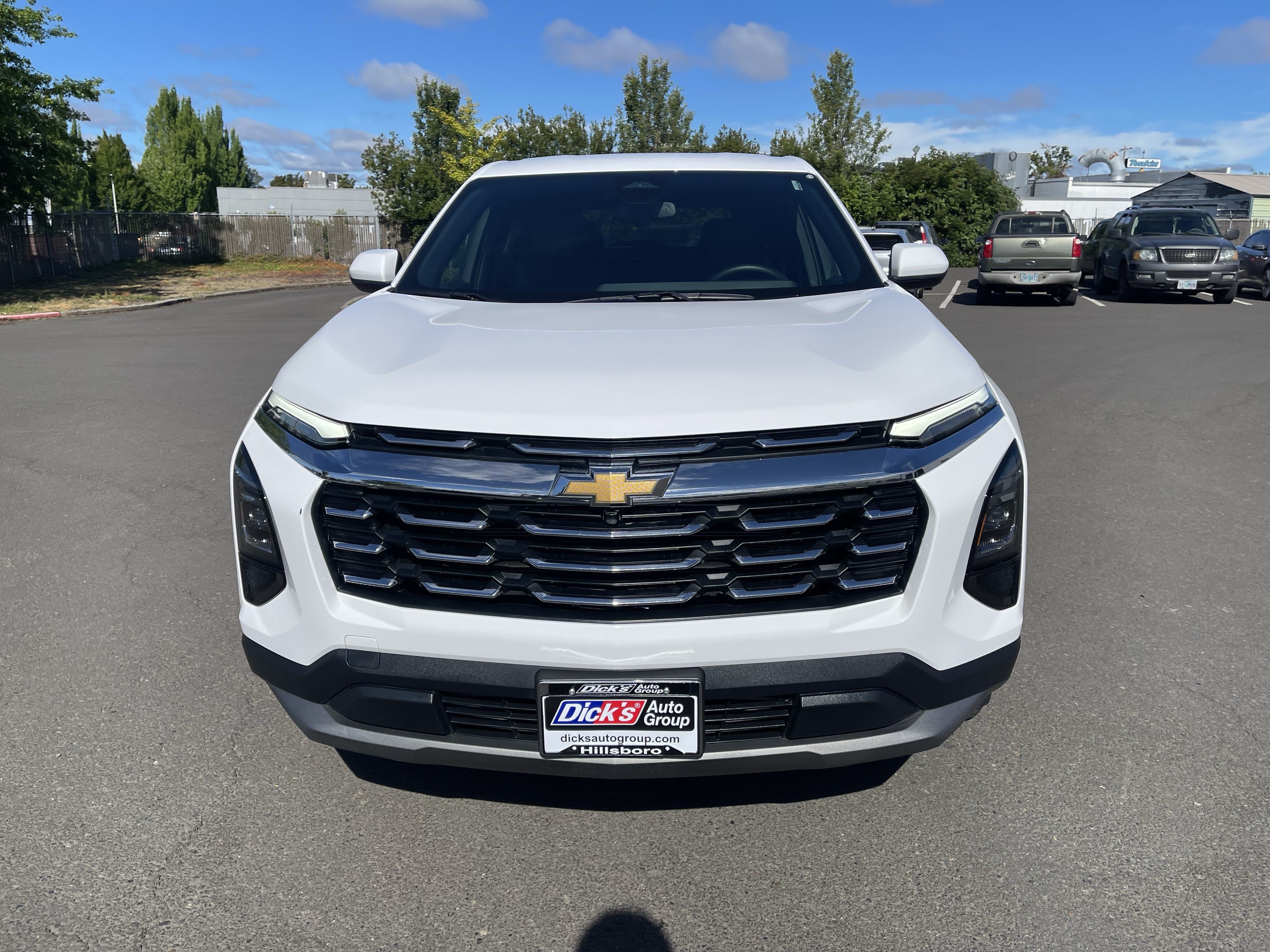 Used 2026 Chevrolet Equinox LT AWD/4WD image 8