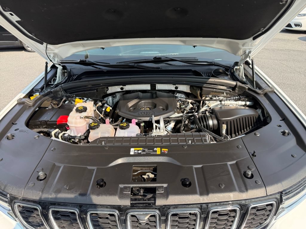 Used 2023 Jeep Grand Cherokee 4WD 4xe w/ Luxury Tech Group II image 18