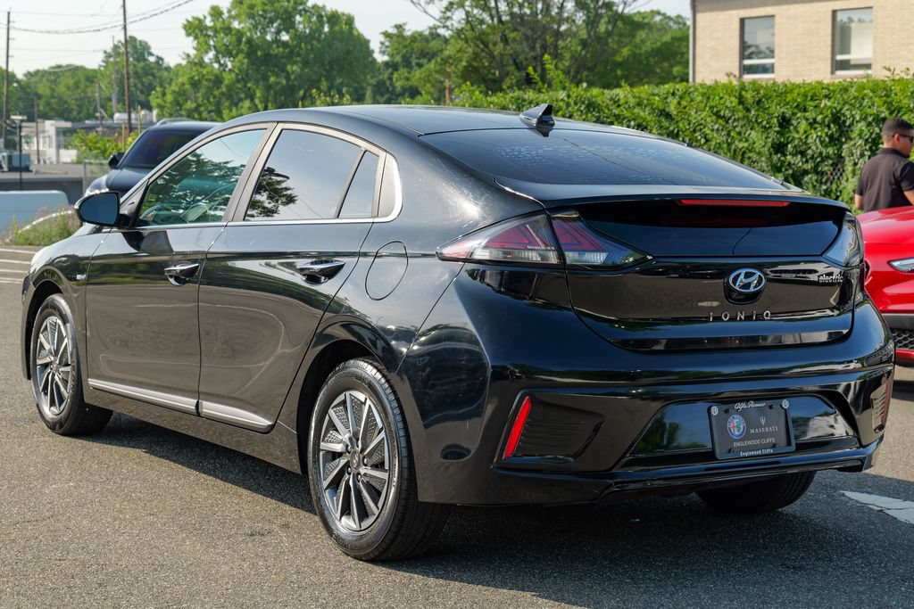 Used 2020 Hyundai Ioniq Limited FWD image 5