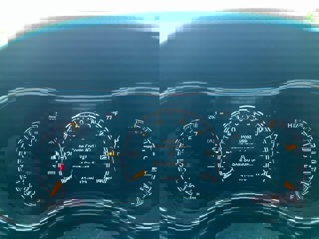 Used 2020 Jeep Grand Cherokee Limited image 11