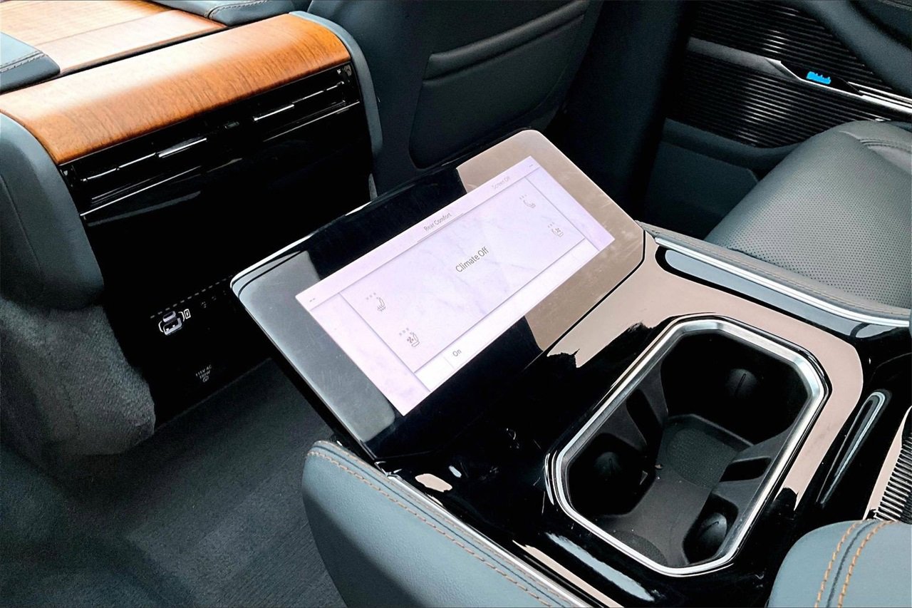 Used 2022 Jeep Grand Wagoneer Series III image 17