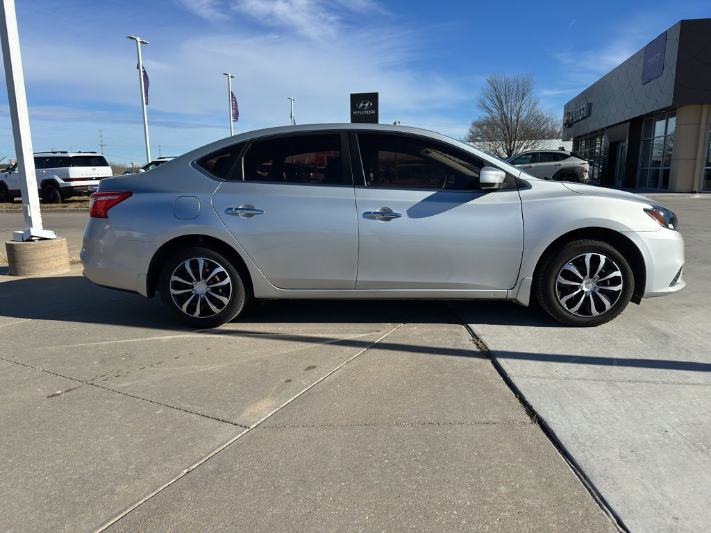 Used 2018 Nissan Sentra S image 7
