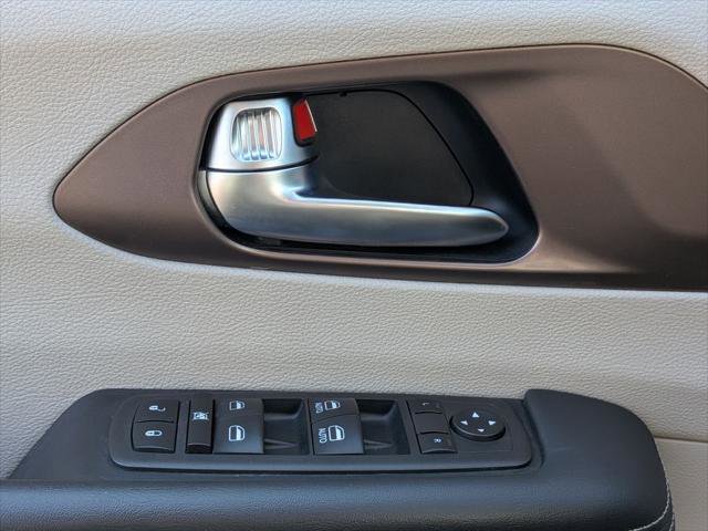 Certified 2023 Chrysler Voyager LX FWD image 20