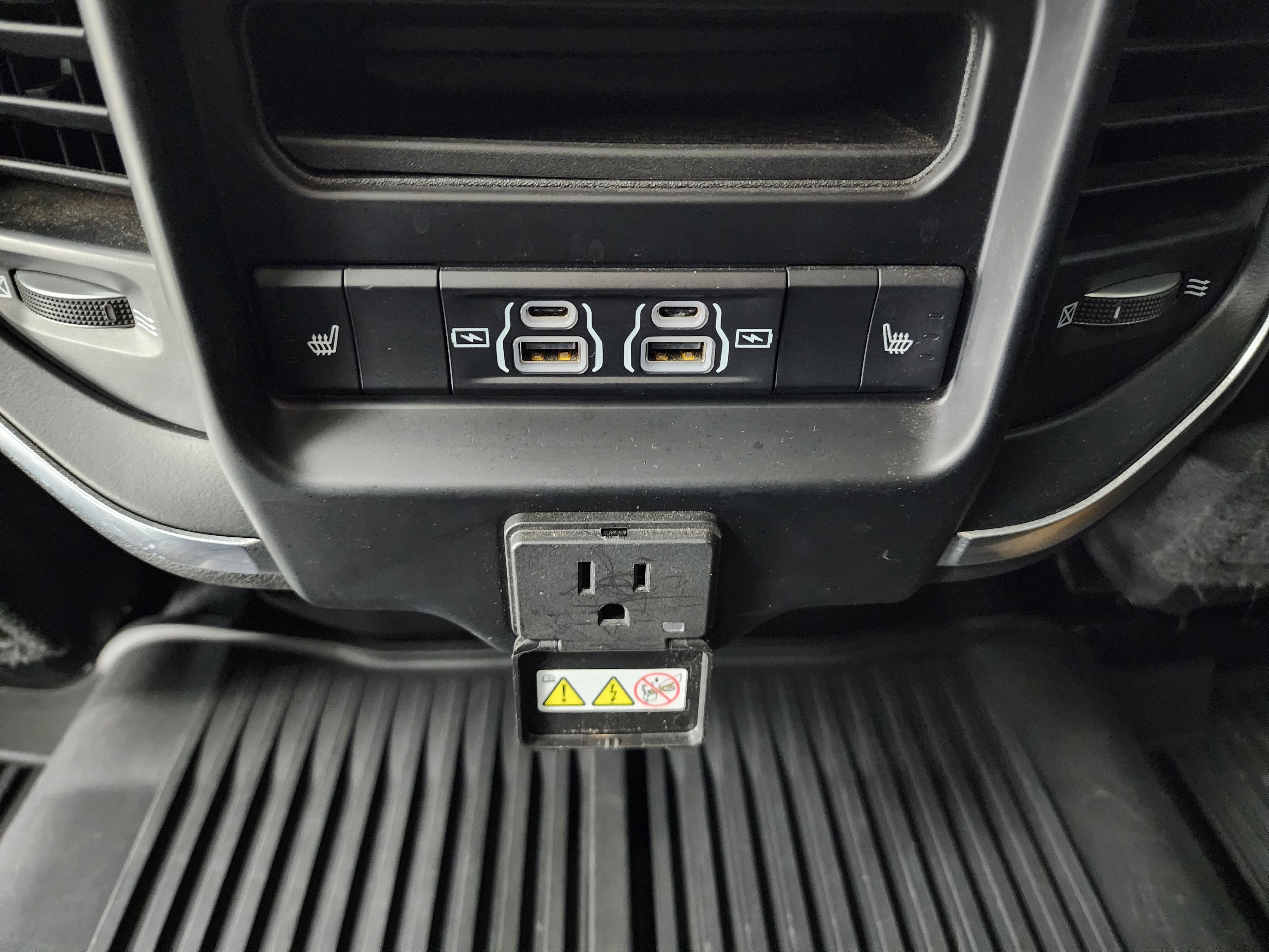 Used 2023 RAM 3500 Laramie image 44