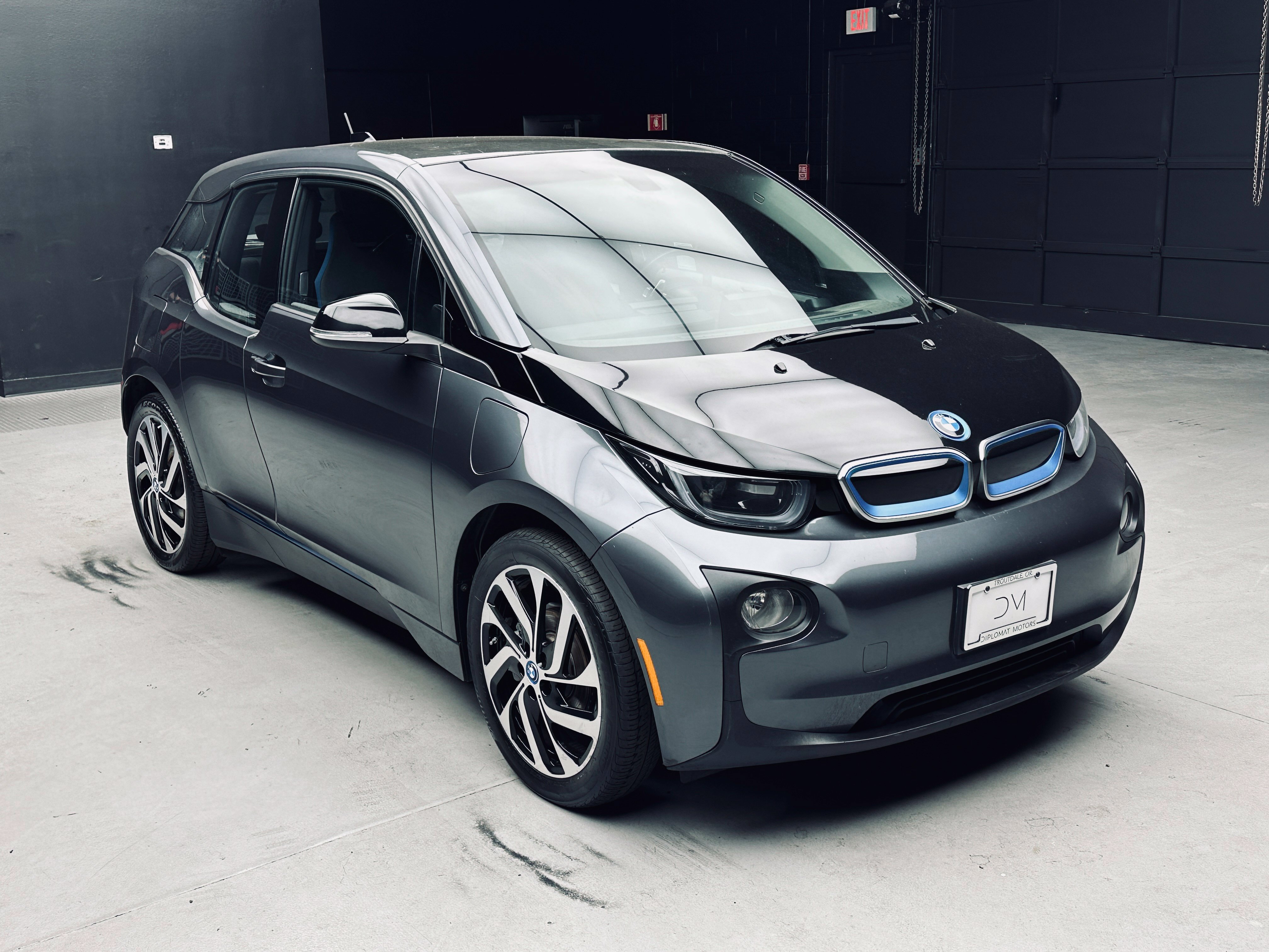 Used 2017 BMW i3 w/ Range Extender RWD image 9