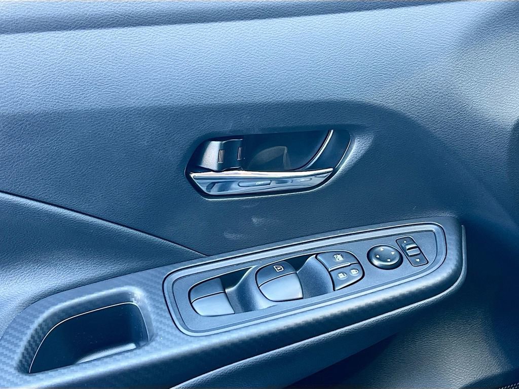 Used 2025 Nissan Versa SV w/ Trunk Package image 17