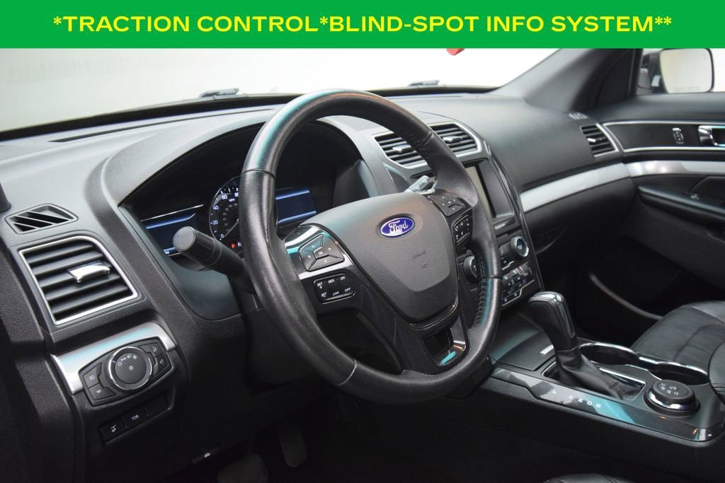 Used 2016 Ford Explorer XLT w/ Equipment Group 202A AWD/4WD image 15