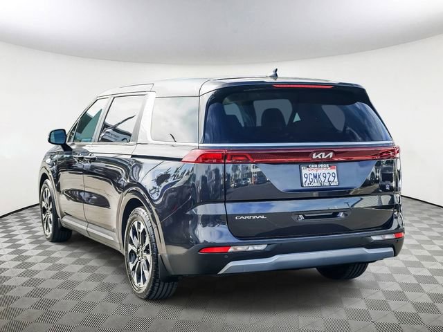 Used 2024 Kia Carnival EX image 6