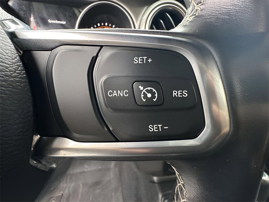 Used 2019 Jeep Wrangler Unlimited Sahara image 23