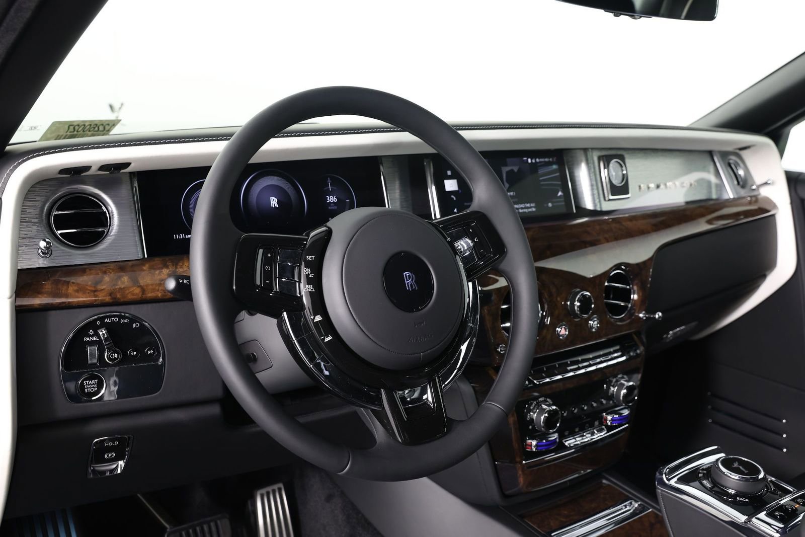 New 2026 Rolls-Royce Phantom Sedan RWD image 4